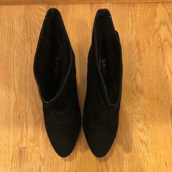 (US 5.5) Basically NEW Black Booties - Picture 6 of 8
